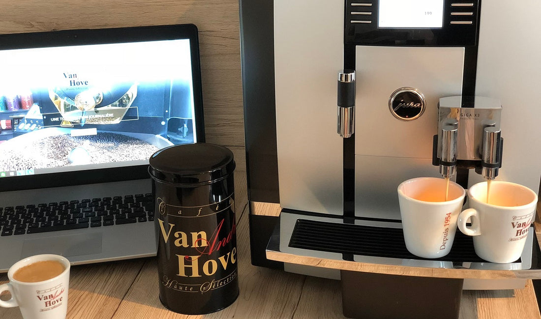 Du café Van Hove au bureau