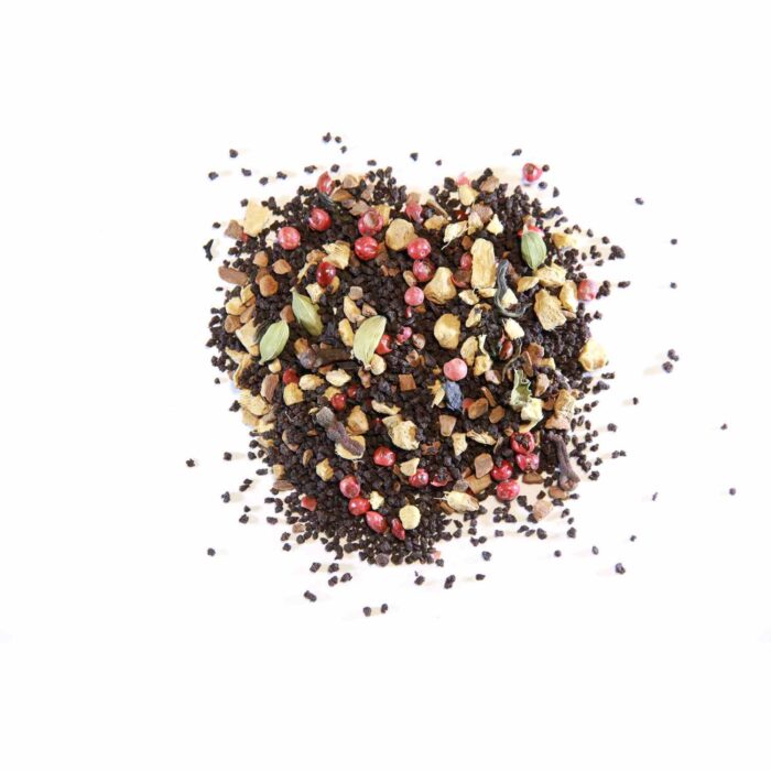 Chaï black tea combines the strength of a black tea with the fragrance of fine spices.