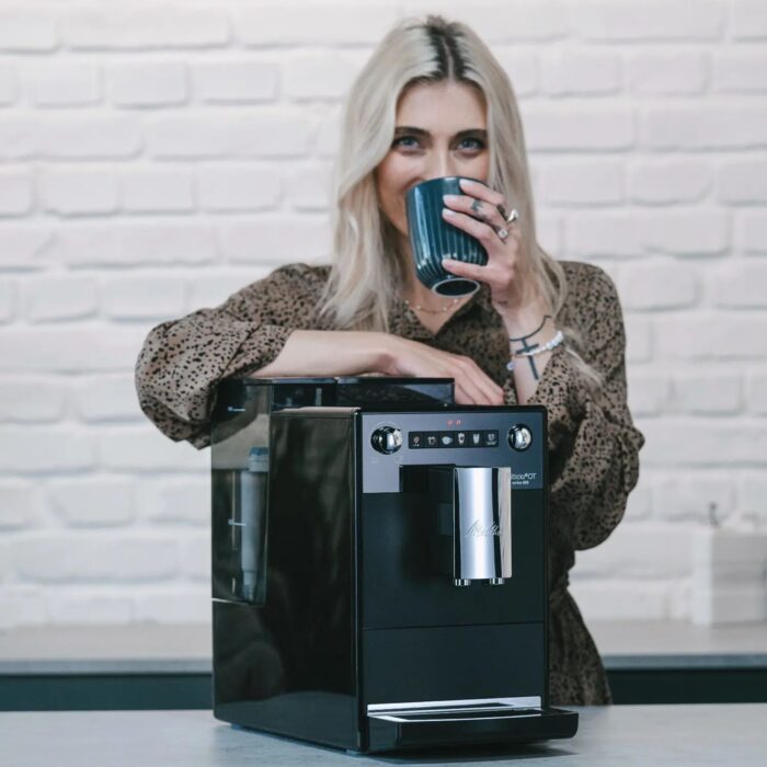 Latticia® OT (One Touch) automatische espressomachine met molen