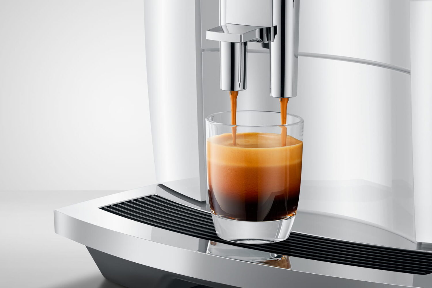 Jura E4 Piano White (EA) résultat en tasse