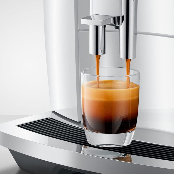 Jura E4 Piano White (EA) résultat en tasse
