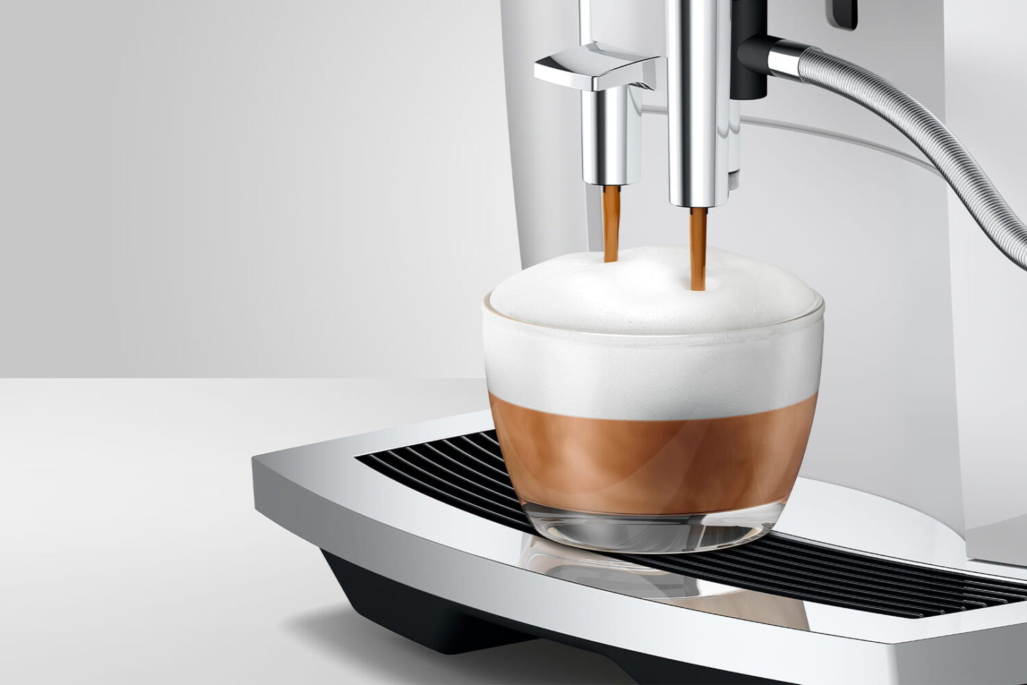 Jura E6 Piano White (EC) milk-based drink