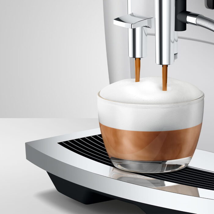 Jura E6 Piano White (EC) milk-based drink