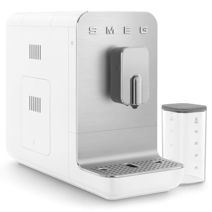 Machine à café SMEG couleur blanc entièrement automatique avec système de lait intégré