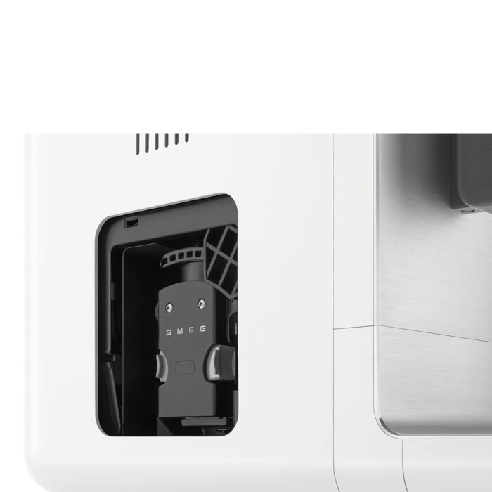 Machine à café SMEG couleur blanc entièrement automatique avec système de lait intégré