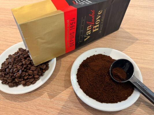 Koffiebonen of gemalen koffie kiezen