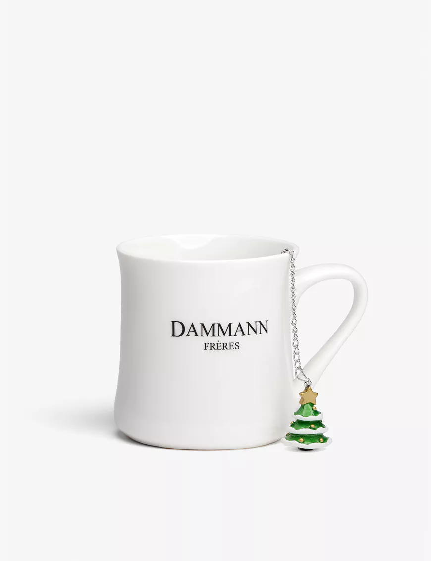 Sapin de Noël, boule à thé avec tasse