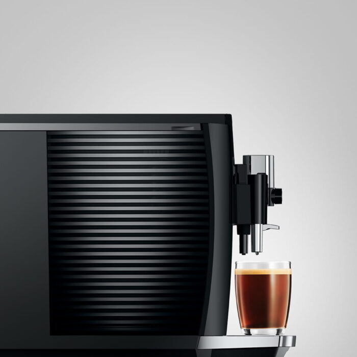 Préparation d’un espresso avec la machine Jura E8