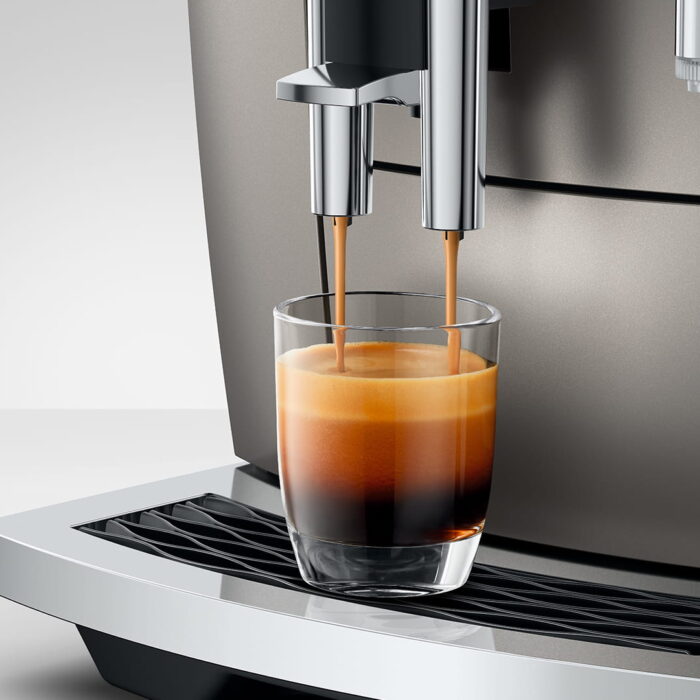 Jura E8 Midnight Silver préparation espresso